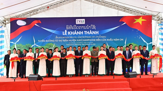Prime Minister Attends Inauguration of Road Linking Xaychamphon District to Nam Onn Border Checkpoint